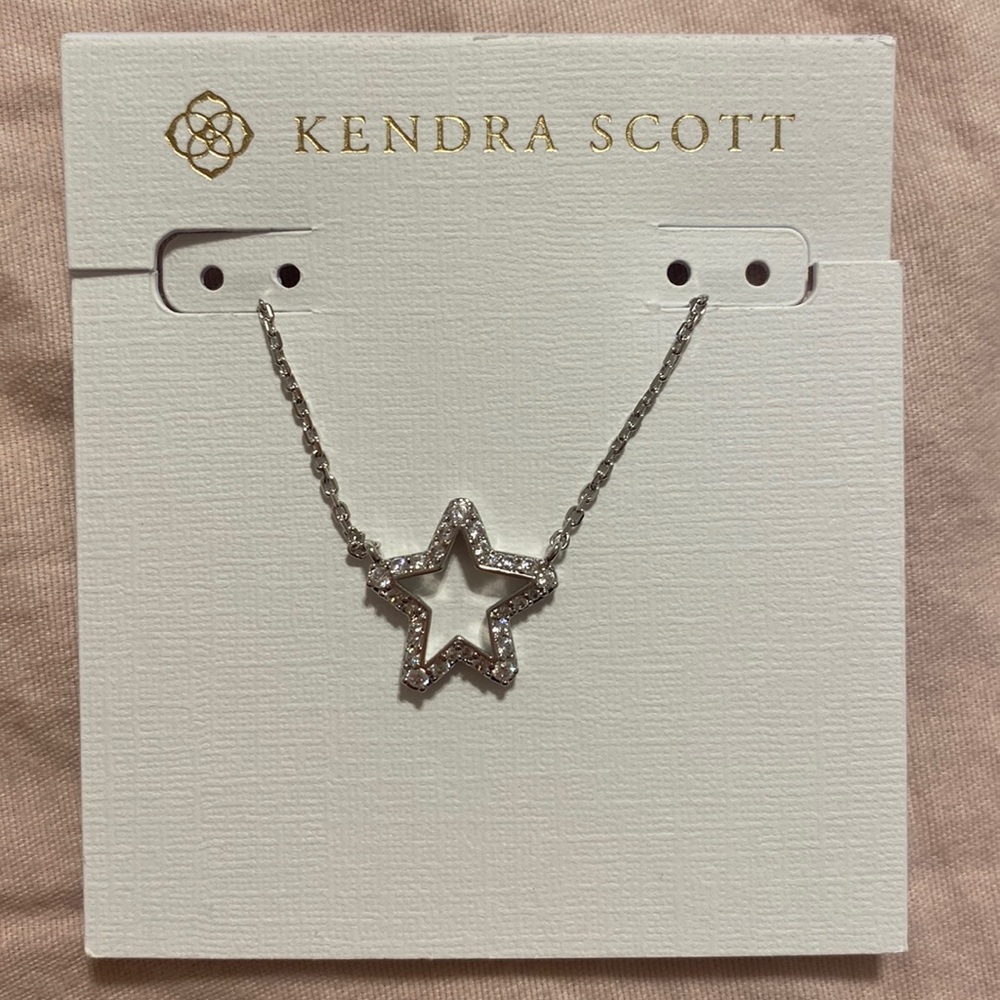 Kendra Scott Star necklace